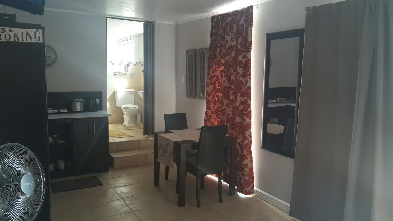 Beachway Guesthouse Port Elizabeth Ngoại thất bức ảnh