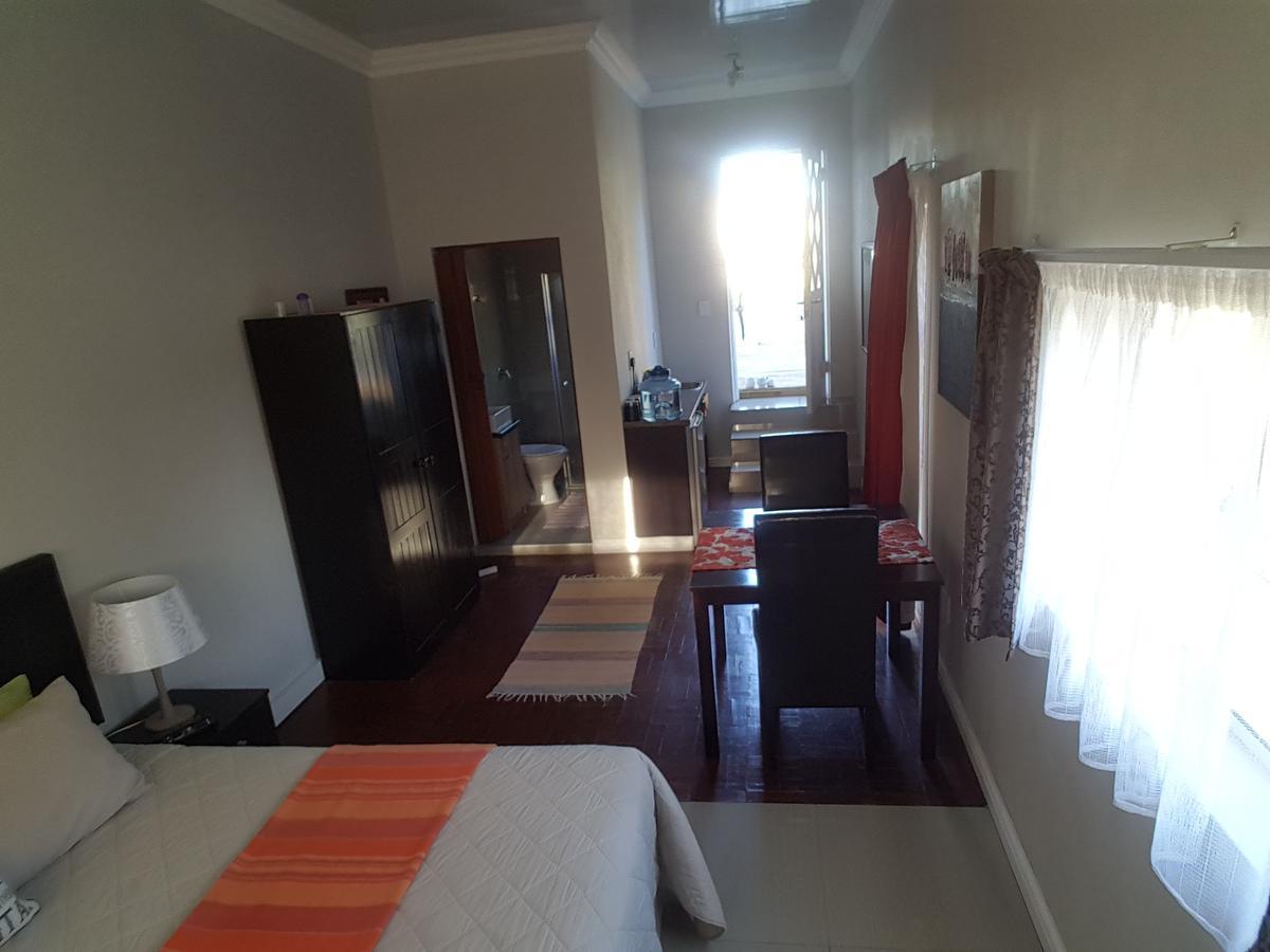 Beachway Guesthouse Port Elizabeth Ngoại thất bức ảnh