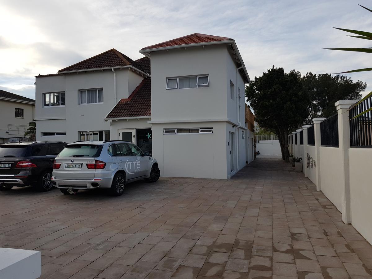 Beachway Guesthouse Port Elizabeth Ngoại thất bức ảnh